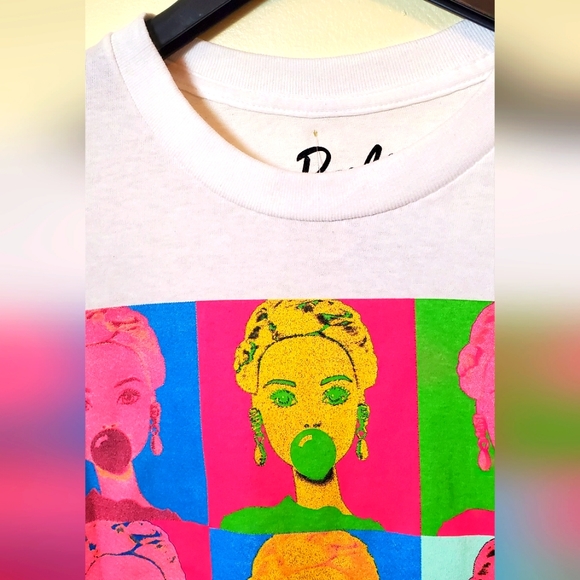 Barbie Bubble Gum Adult Unisex Short Sleeve Graphic T-Shirt Size Large - Picture 4 of 4